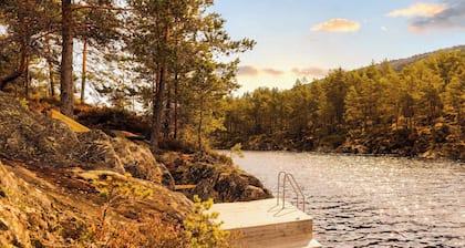 Villa Lake House Sundsoy with jacuzzi & sauna