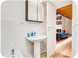Unclassified image, 4 of 31, button - Vrbo Property (Roma)