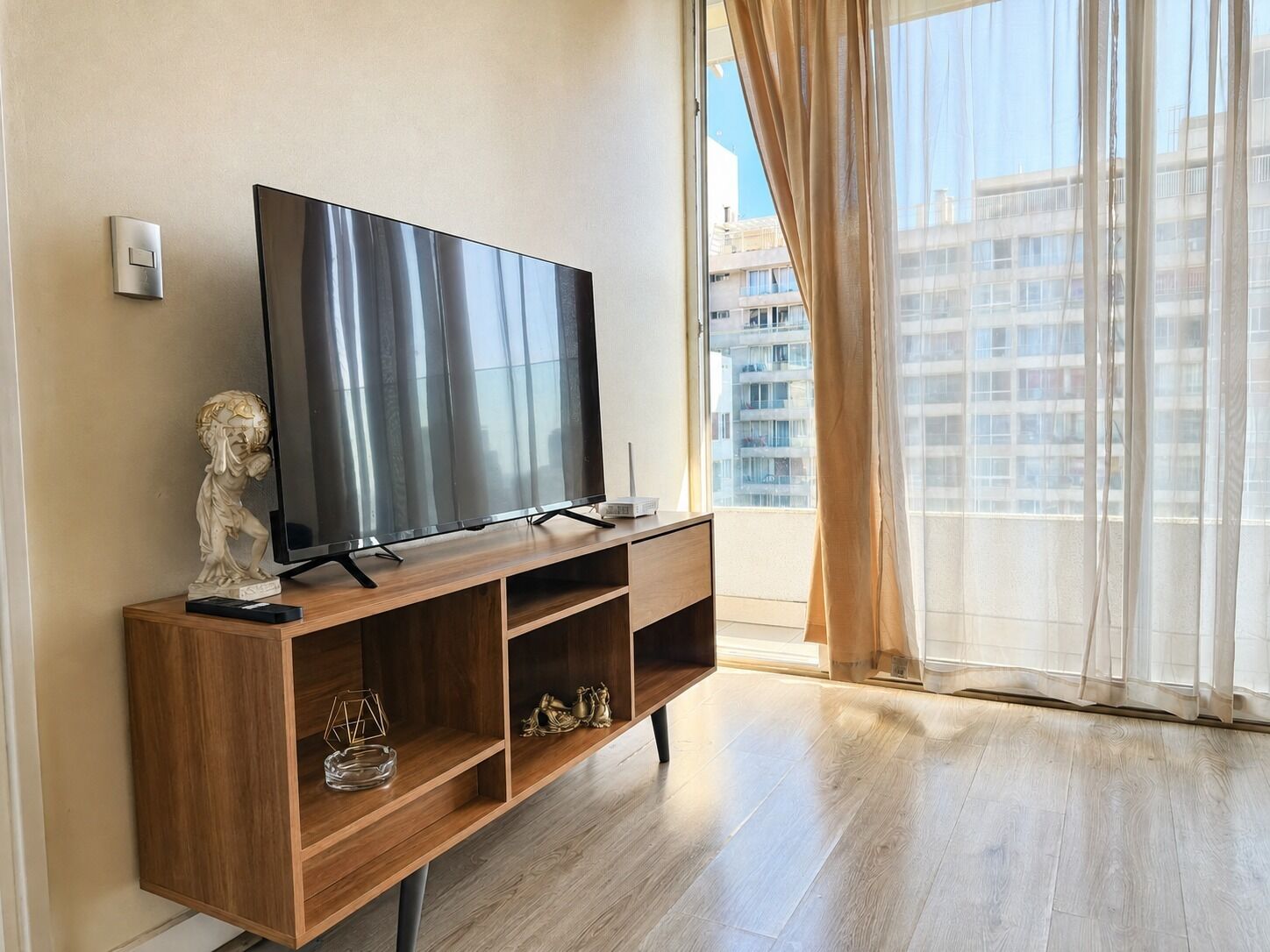 Appartement Confort, balcon, vue ville | Coin séjour