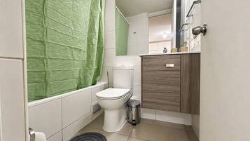 Appartement Confort, balcon, vue ville | Salle de bain