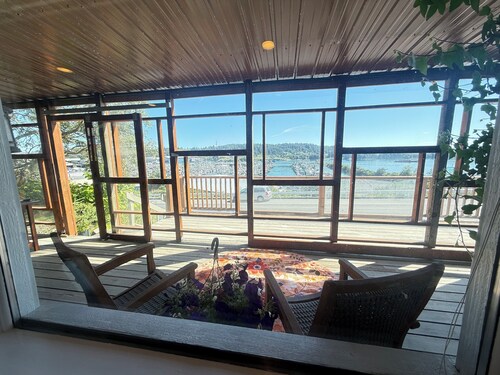 Beautiful 1-bedroom apartment in downtown Kodiak perfect for relaxing getaway