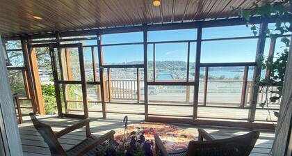 Beautiful 1-bedroom apartment in downtown Kodiak perfect for relaxing getaway