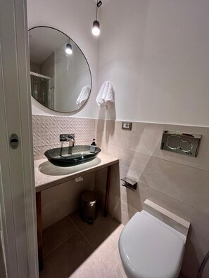 Bathroom - Vrbo Property (Marina di Mancaversa)