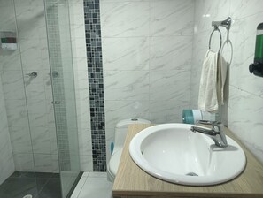Bathroom - Vrbo Property (Bogotá)