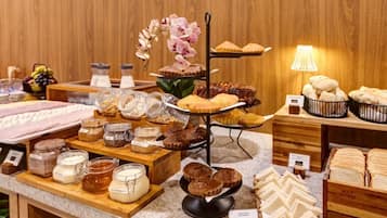 Basic Twin Room | Dining