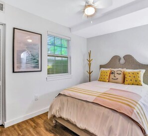 Luxury Suite | Desk, free WiFi - Sunrise Garden Resort (Anna Maria)