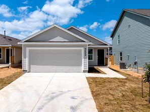 Interior - Beautiful Home in New braunfels with 5 Beds (New Braunfels)