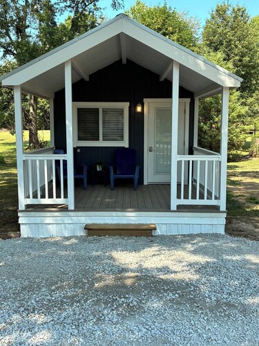Blue Cottage - Cozy Benton Stay Near Rend Lake