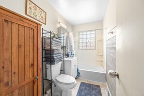 Bathroom - Roadmap Lodging: Bar & Chill, 2BR Furnished Monthly, Pet OK (Columbus)