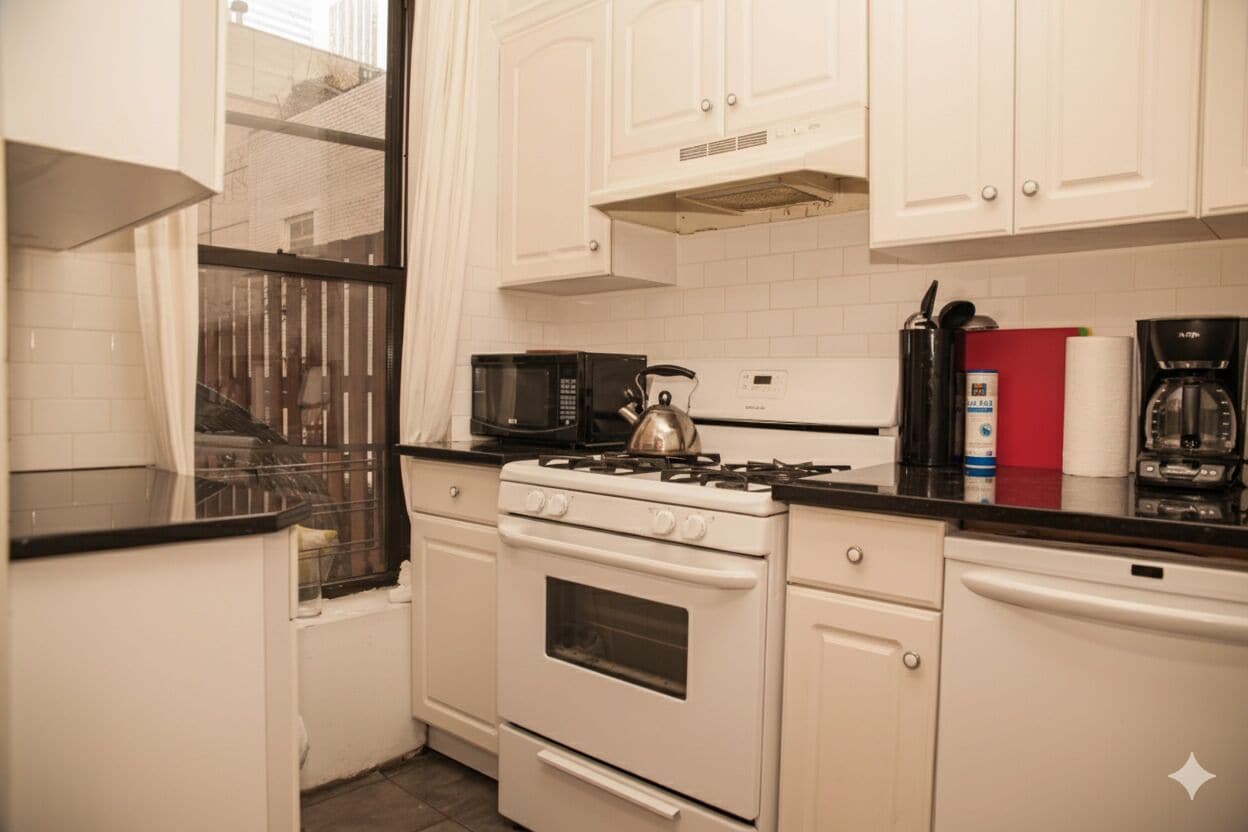 Coffee/tea maker, fridge, microwave, stovetop
