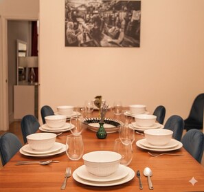 Unclassified image, 3 of 15, button - Your Comfy NYC Home Base! 5BR/3BA Townhome in Midtown East! (New York)