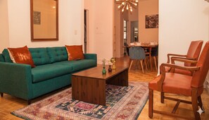 Unclassified image, 5 of 15, button - Your Comfy NYC Home Base! 5BR/3BA Townhome in Midtown East! (New York)