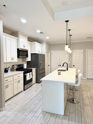 Spacious 3-bedroom house in gorgeous Bryan with AC
