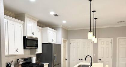 Spacious 3-bedroom house in gorgeous Bryan with AC