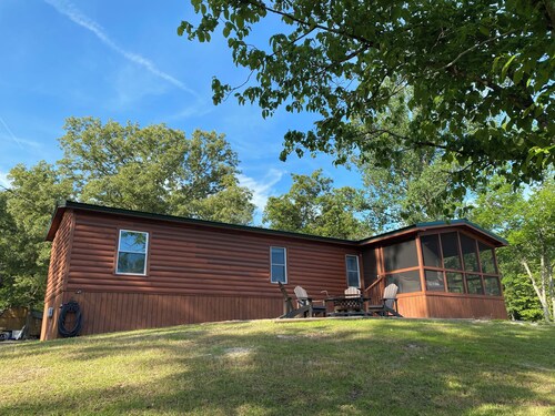 Cute cozy cabin in Lexington, SC