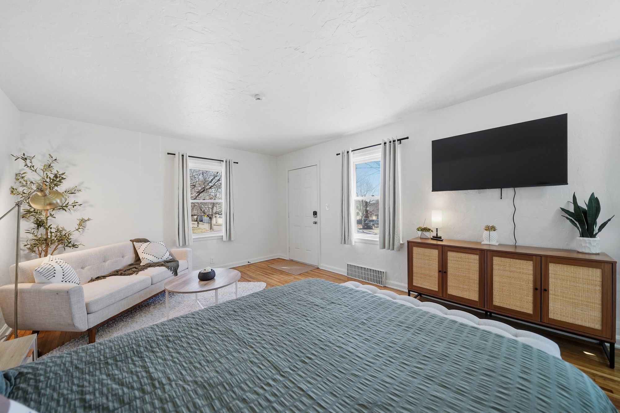 1 chambre, fer et planche à repasser, accès au Wi-Fi (inclus)