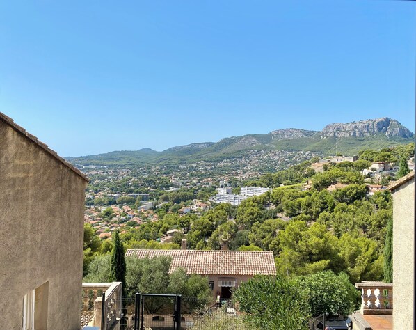 Unclassified image, 1 of 6, button - Vrbo Property (Toulon)