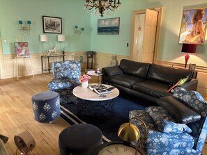 Living area - Beautiful 4-bedroom country house in Springfield, Vermont (Springfield)