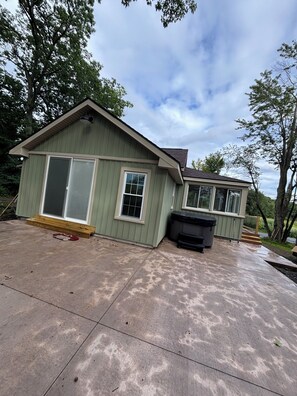 Unclassified image, 2 of 21, button - Cozy cottage on its own peninsula (Sandy Creek)