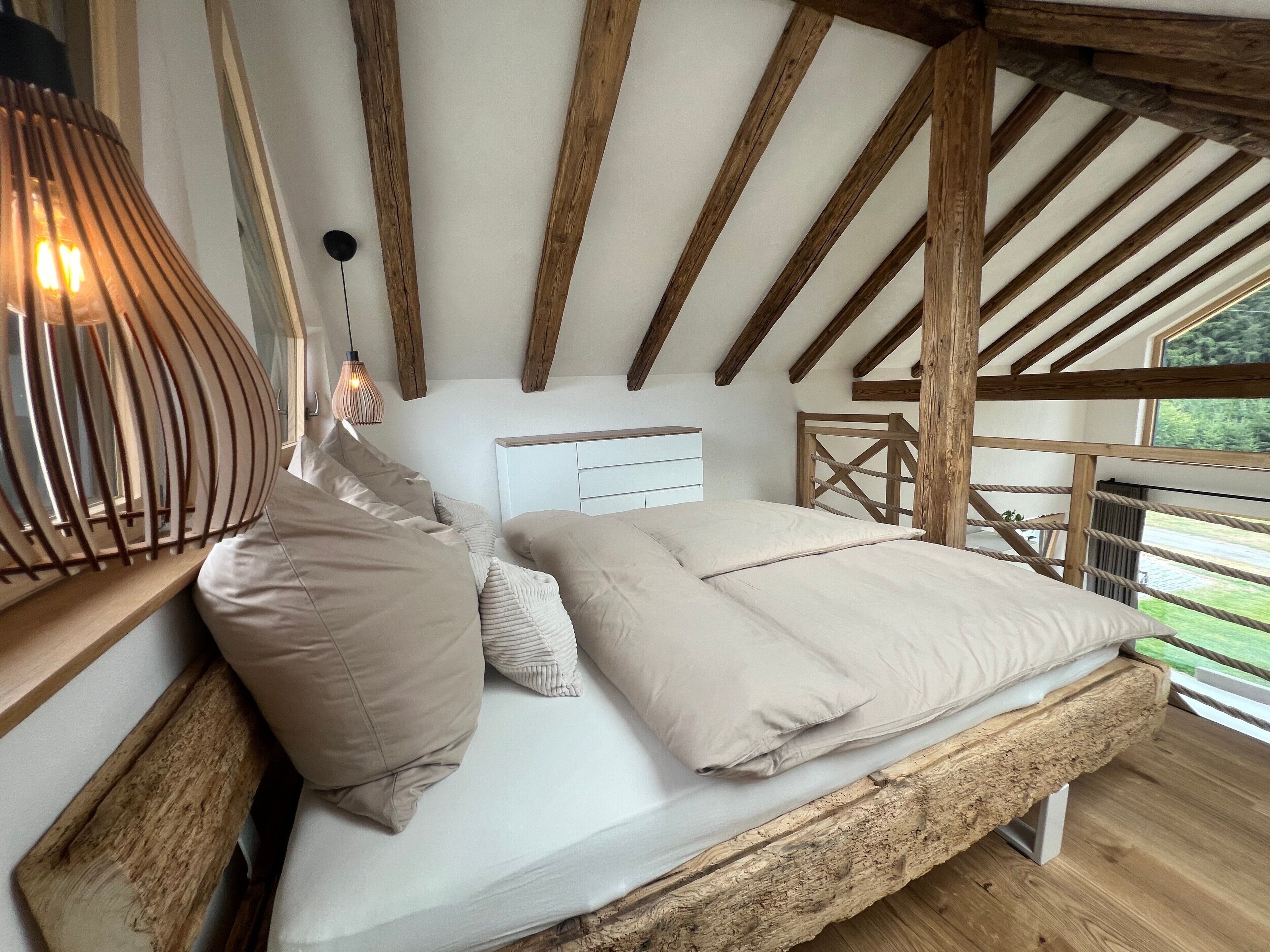 WiFi, bed sheets