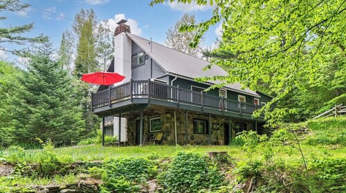 Relaxing 3-bedroom Chalet minutes from Jay Peak