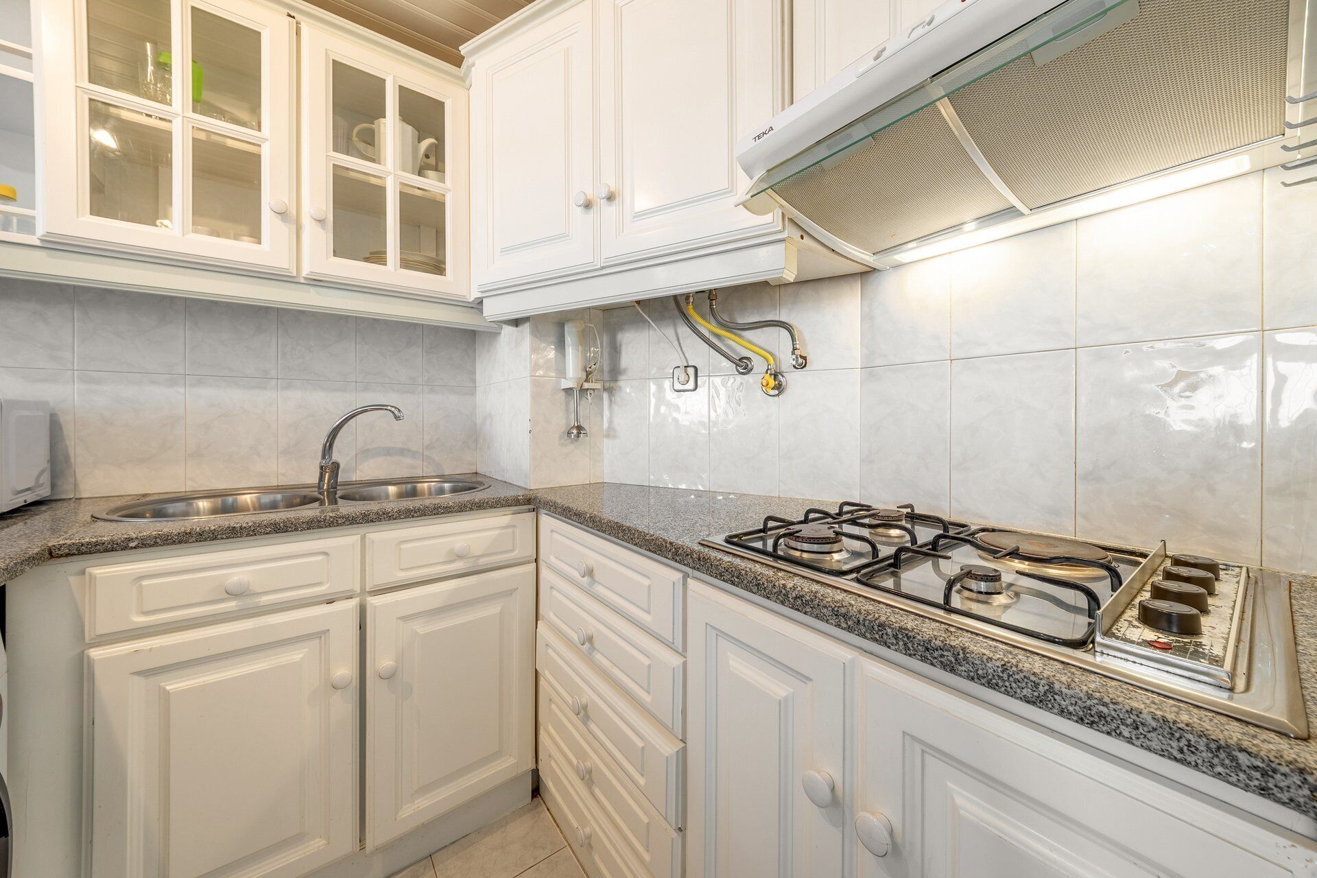 Fridge, microwave, stovetop
