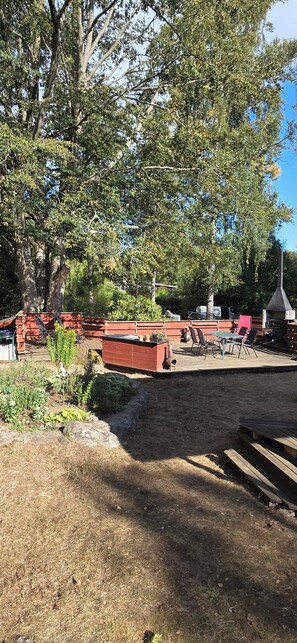 Outdoor dining - Vrbo Property (Johannishus)