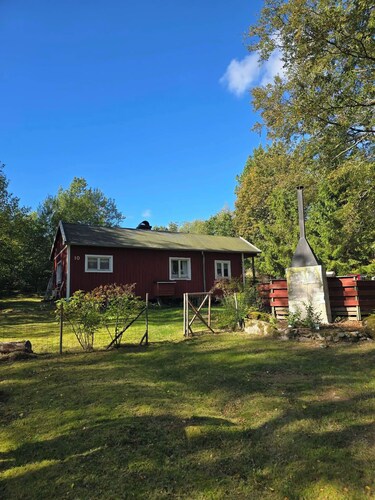 Cozy cottage by Lake Bågsjön