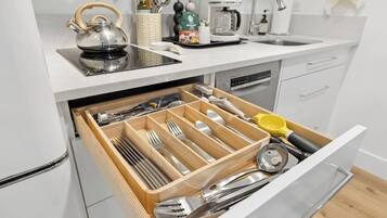 Coffee/tea maker, fridge, microwave, dishwasher