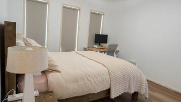 4 bedrooms, WiFi, bed sheets