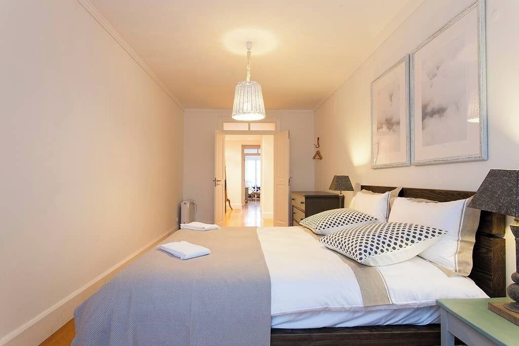 WiFi (free), bed sheets