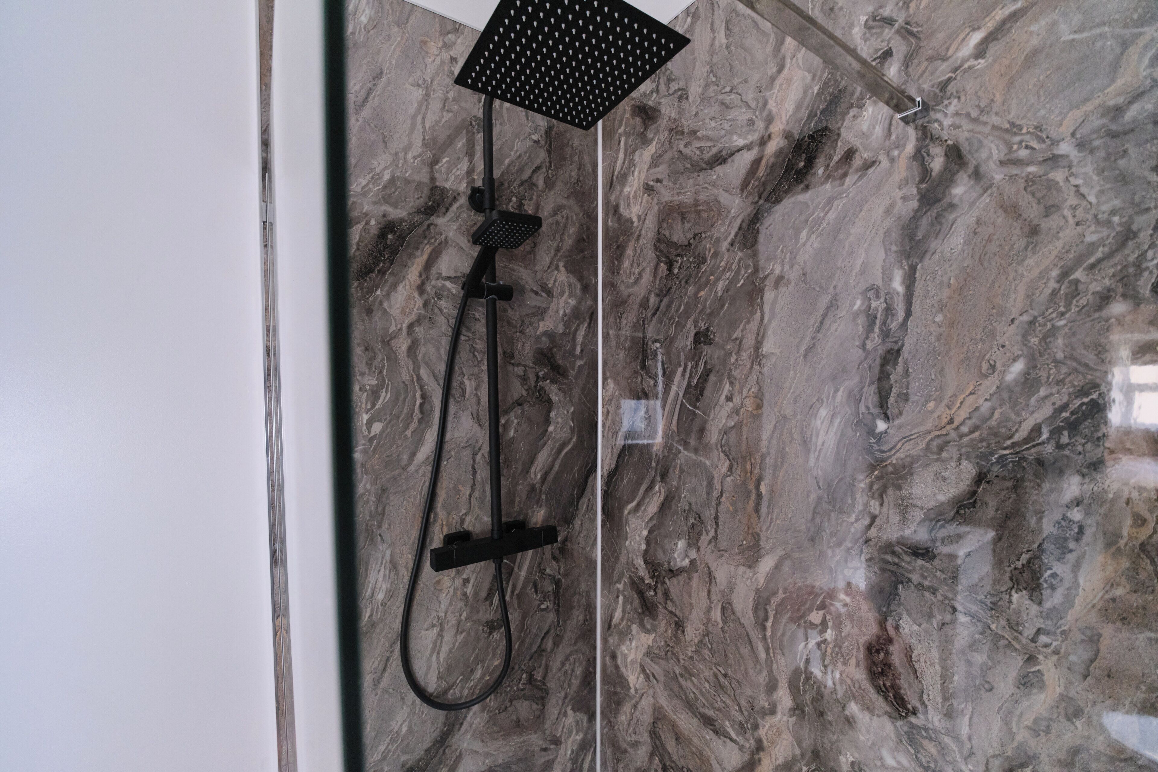 Departamento Confort, 1 cama matrimonial y sofá cama, baño privado | Baño | Amenidades de baño gratuitas, secadora de cabello, toallas, shampoo 