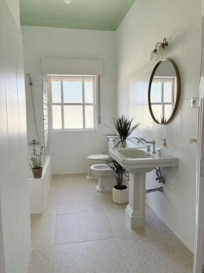 Unclassified image, 4 of 16, button - Vrbo Property (Sabarís (Baiona))