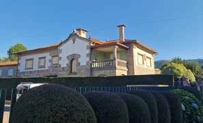Unclassified image, 2 of 16, button - Vrbo Property (Sabarís (Baiona))