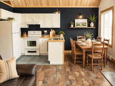 Couette et Marées - The riverfront cottage (Blue)