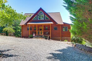 Exterior - Mtn Views & Game Room! Blue Ridge Mtns Gem (Morganton)