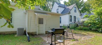 Cozy 3-Bedroom Home close to ISU & IWU,  Sleeps 6