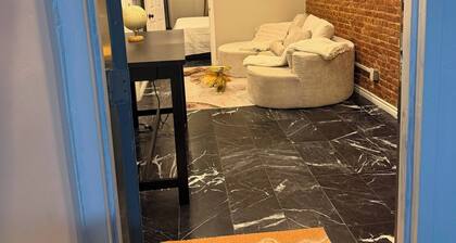 Cozy 1-bedroom apartment in lovely Brooklyn with AC