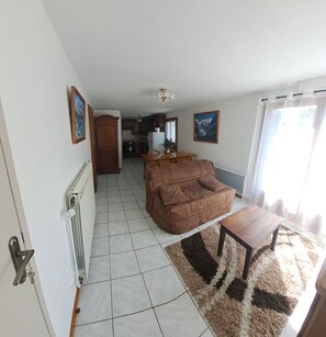 Living area - Vrbo Property (Marthod)