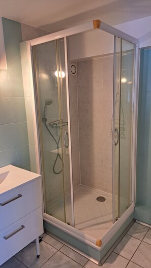 Bathroom - Vrbo Property (Marthod)