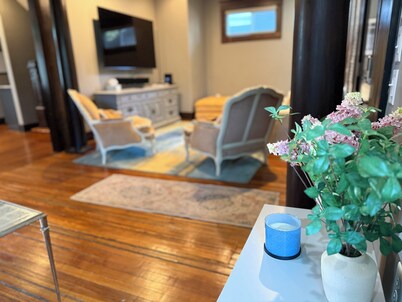 Creekside Retreat l Grand Park Ready l Historic Beauty