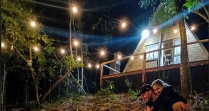 Cabin in the middle of the woods for couples and/or up to two children. Rural accommodation.