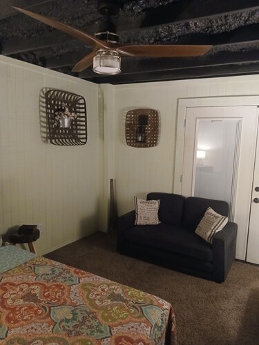 Graceful Woods , a cozy and inviting hideaway nestled in the heart of the woods.
