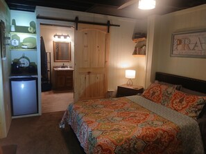 1 chambre, fer et planche à repasser, Wi-Fi gratuit, draps fournis