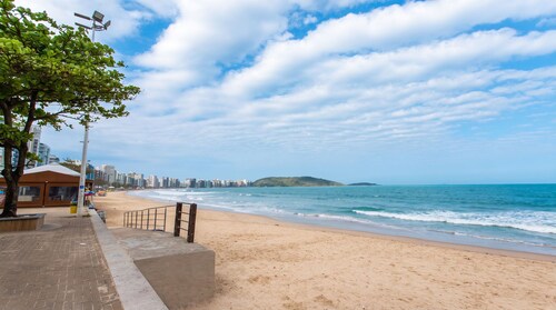 Cobertura a 40m da Praia do Morro c Churrasqueira