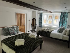 Room - Cotswold Wellhouse in the heart of Tetbury (Tetbury)