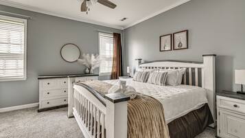 3 bedrooms, iron/ironing board, internet, bed sheets