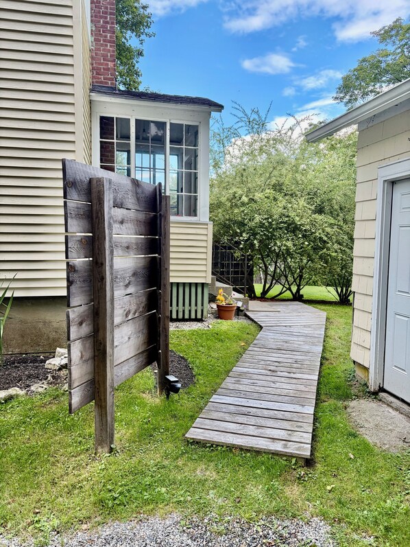 Unclassified image, 1 of 26, button - 3-bedroom duplex in Stockbridge on the river (Stockbridge)