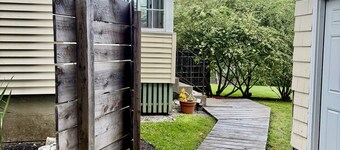 3-bedroom duplex in Stockbridge on the river