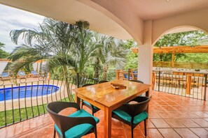 Outdoor dining - Walk to Flamingo Beach: 2-Unit Base w/ Ocean Views (Flamingo Beach)